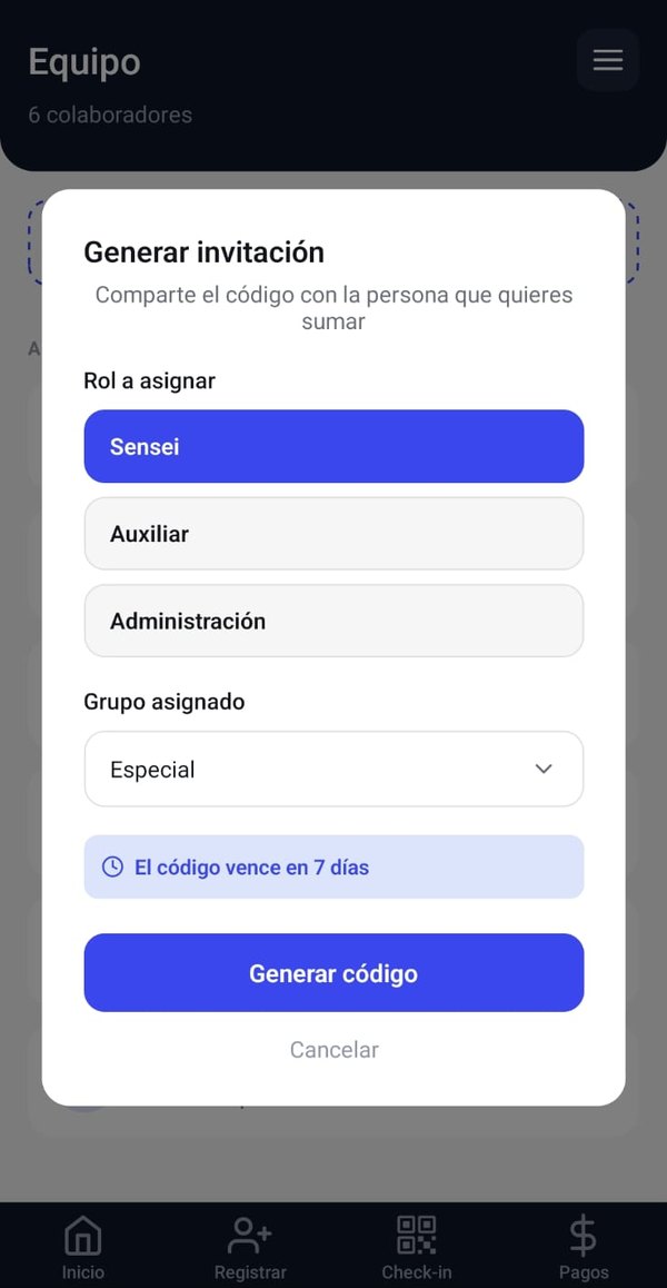 Pantalla Generar invitación en la app: rol a asignar, grupo asignado, aviso de que el código vence en 7 días y botón Generar código